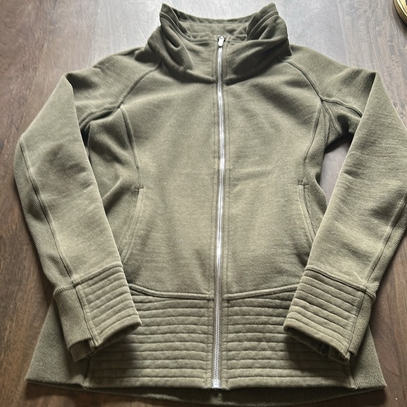 Lululemon Radiant Jacket II in Heathered Fatigue size 8 - Picture 7 of 9